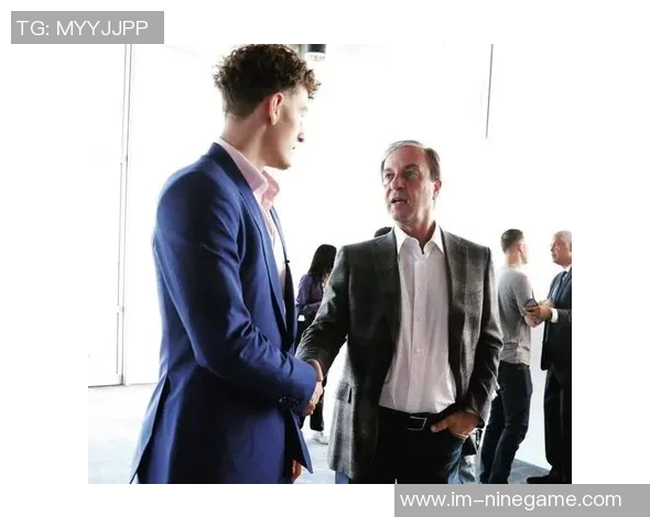 波杰姆斯基从核心到替补的角色转变如何重塑球队进攻体系